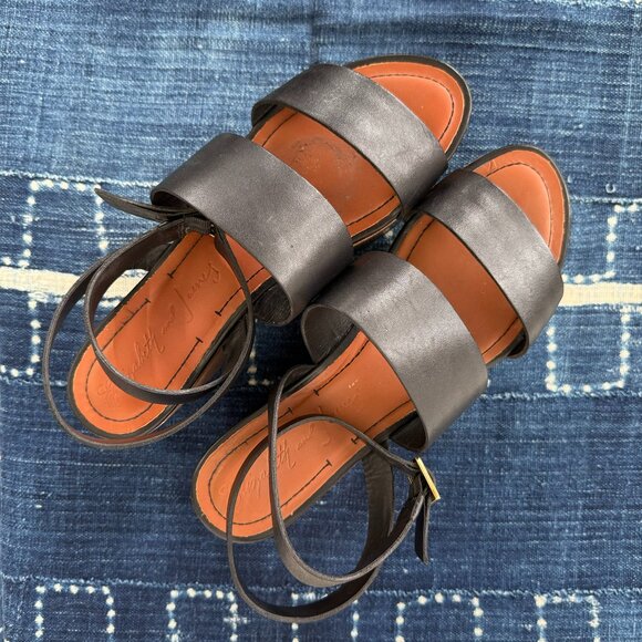 Elizabeth and James Black Wooden Platform Sandal with Ankle Strap, Size 9 - Picture 4 of 7